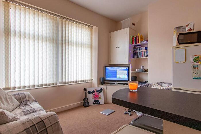 2 Bedroom Private Hall To Rent In Northcote Street, Roath, CF24