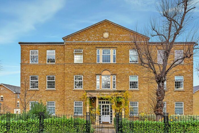 1 Bedroom Flat To Rent In Balaclava Road, Long Ditton, Surbiton, KT6