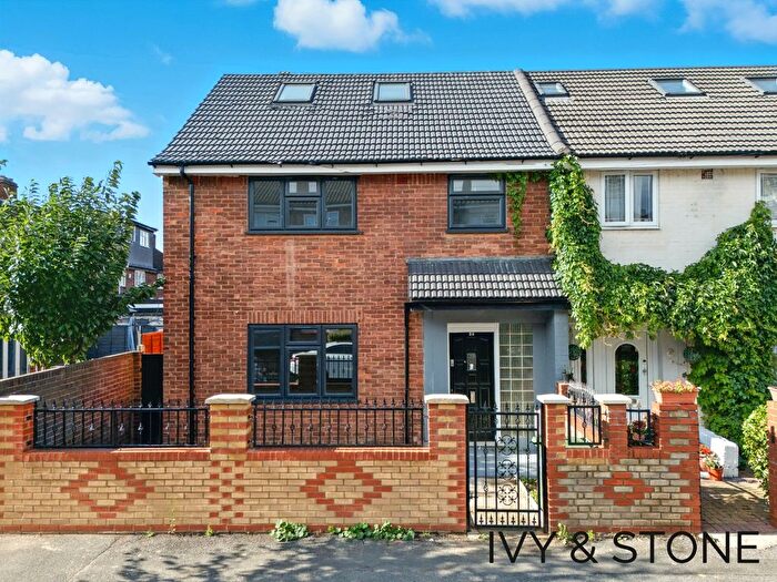 5 Bedroom Semi-Detached House For Sale In Grosvenor Road, London, Greater London, E10