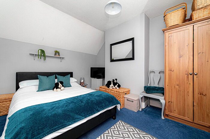 2 Bedroom Semi-Detached House For Sale In Windmill Road, Canterbury, CT1