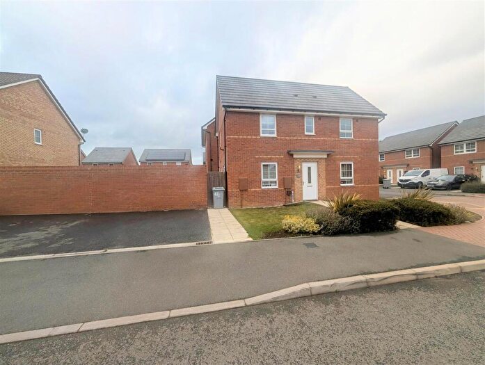3 Bedroom Detached House For Sale In Halifax Road, Fernwood, NG24