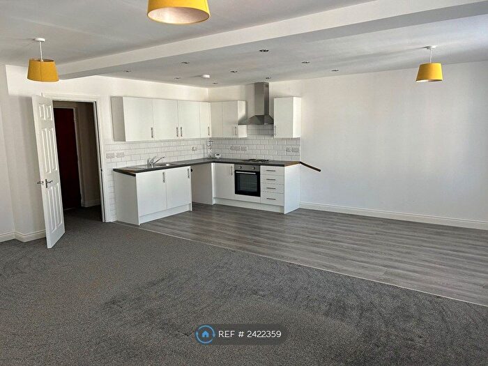 2 Bedroom Flat To Rent In Shirebrook, Mansfield, NG20