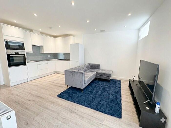 1 Bedroom Property To Rent In Regents Park Road, London, N3