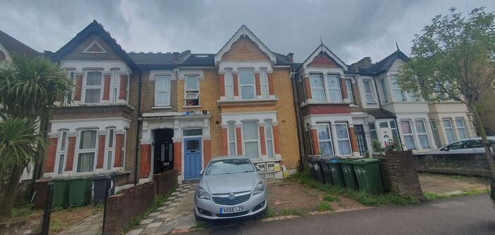 2 Bedroom Flat To Rent In Lea Bridge Road, London, E10