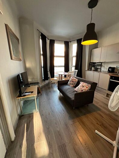 1 Bedroom Flat To Rent In Mansfield Road, Ilford, IG1