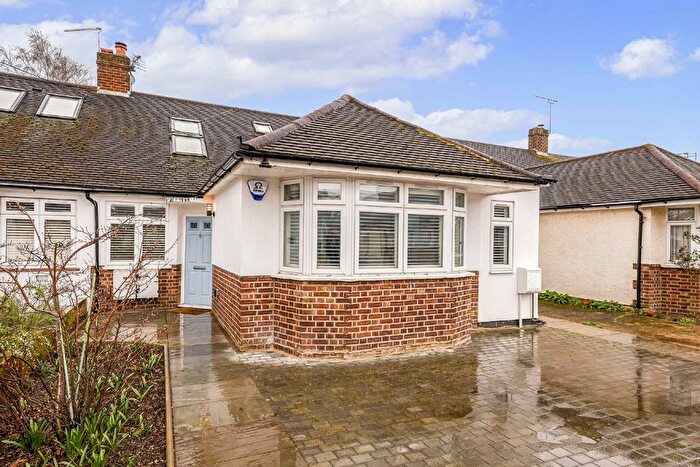4 Bedroom Bungalow To Rent In Lime Grove, Twickenham, TW1