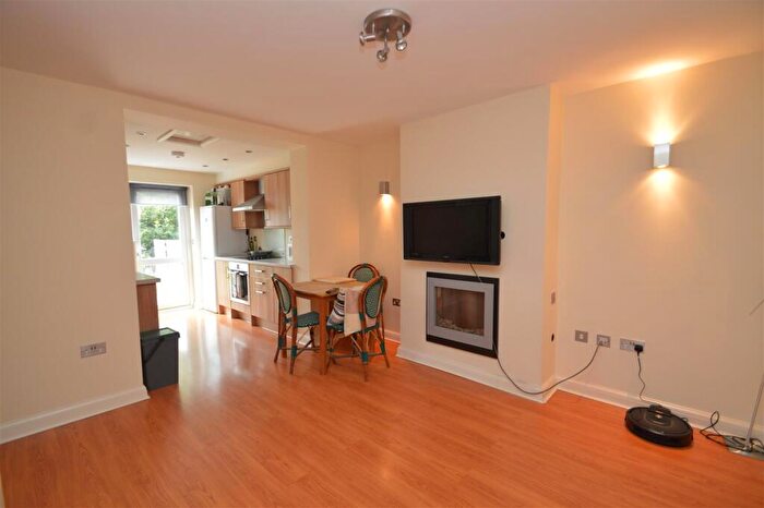 2 Bedroom Flat To Rent In Fifth Avenue, Horfield, Bristol, BS7