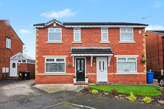 3 Bedroom Semi-Detached House To Rent In Hopwood Close, Lowton, WA3
