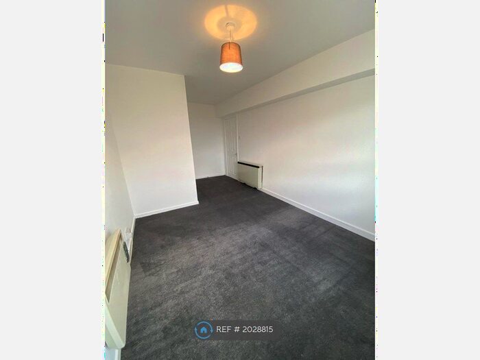 2 Bedroom Flat To Rent In Hobs Road, Lichfield, WS13