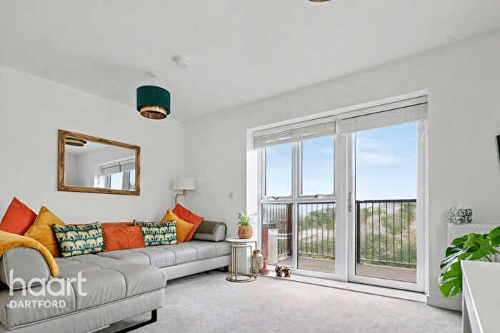 2 Bedroom Flat To Rent In Cresswell Road, Swanscombe, DA10