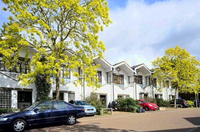 3 Bedroom Property To Rent In Price Close, Tooting Bec, London SW17