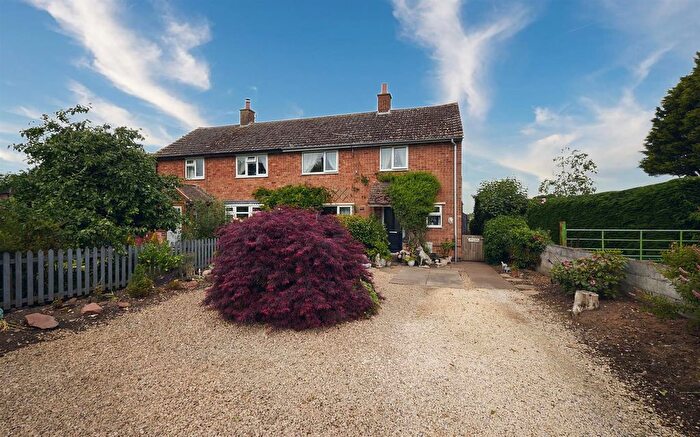 3 Bedroom Semi-Detached House For Sale In Main Street, Dadlington, CV13