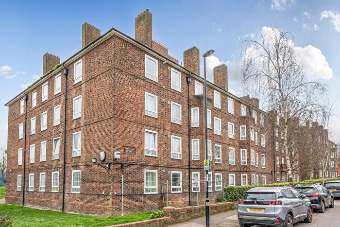 2 Bedroom Flat For Sale In Turnham Road, Brockley, London, SE4