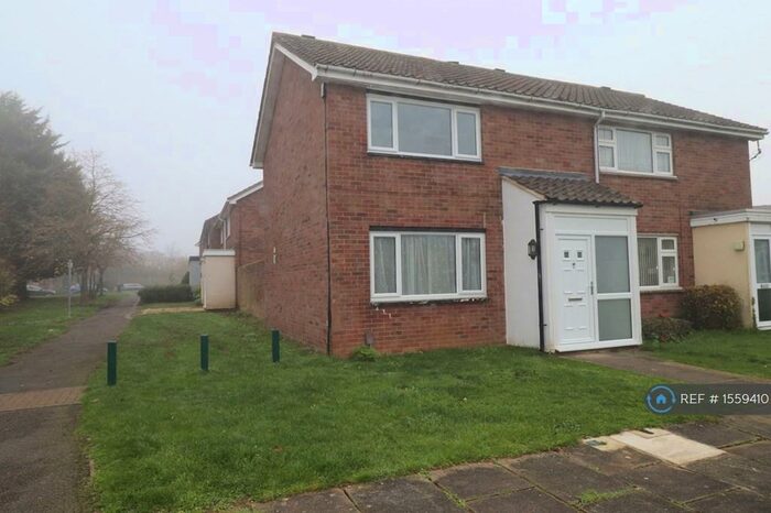 2 Bedroom Semi-Detached House To Rent In Greenside, Northampton, NN3