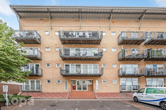 2 Bedroom Flat For Sale In Carmichael Avenue, Greenhithe, DA9