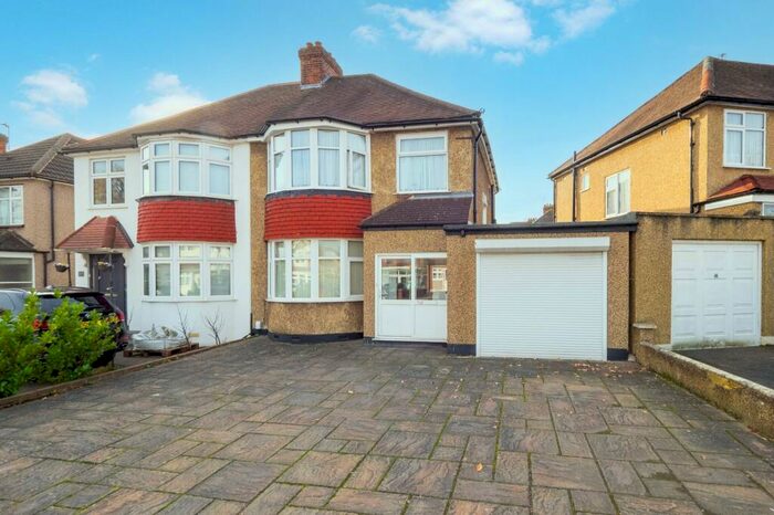 3 Bedroom Semi-Detached House To Rent In Malden Road, Cheam, Sutton, SM3