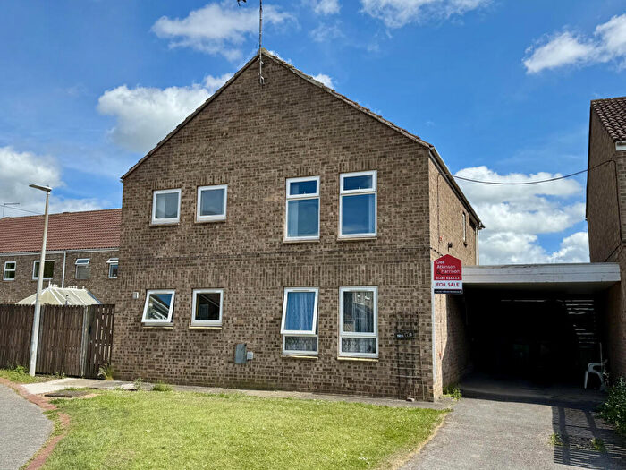 2 Bedroom Flat For Sale In Carr Close, Beverley, HU17