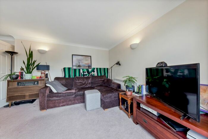 1 Bedroom Flat To Rent In Stockwell Green, London, SW9