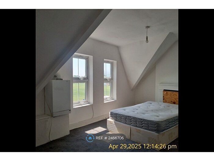 Studio To Rent In Station Buildings, London, SE6