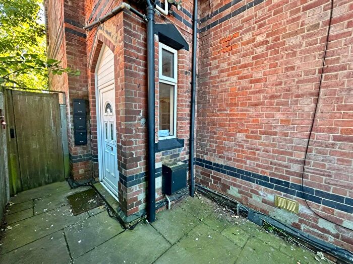 2 Bedroom Flat To Rent In Raleigh Street, Nottingham, NG7