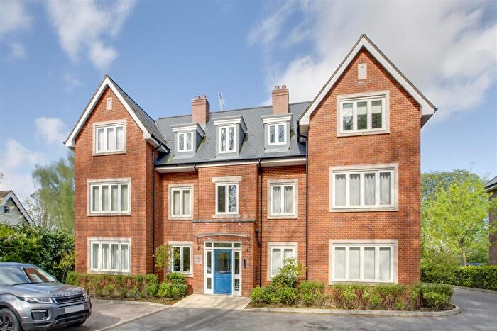 1 Bedroom Flat For Sale In Amersham Road, High Wycombe, HP13