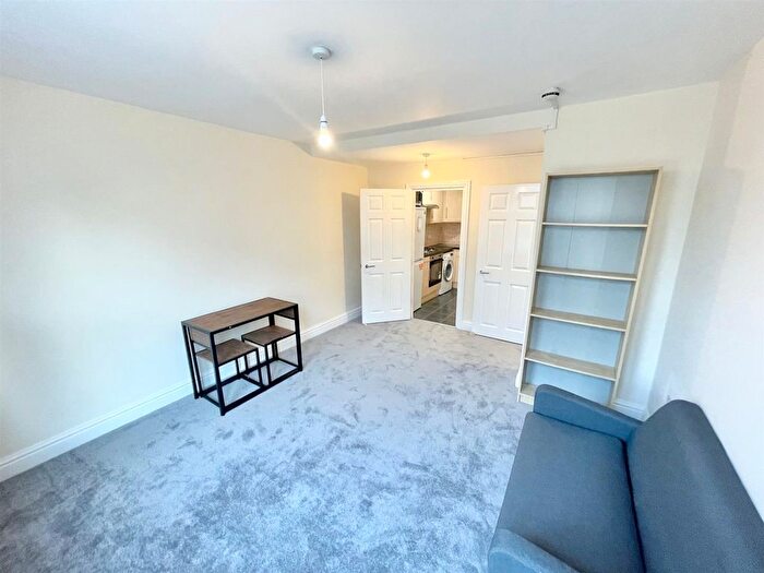 2 Bedroom Flat To Rent In Mill Lane, London, NW6