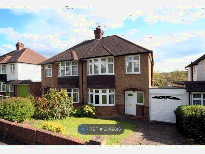 3 Bedroom Semi-Detached House To Rent In Clifton Road, Coulsdon, CR5