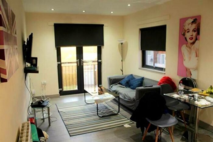 2 Bedroom Flat To Rent In Old Brickyard, Nottingham, Nottinghamshire, NG3