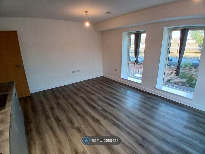 2 Bedroom Flat To Rent In Knitwear House, Bristol, BS5