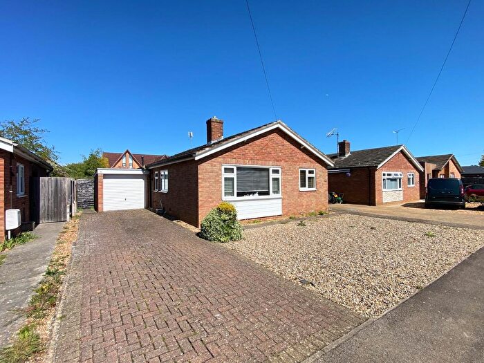 2 Bedroom Detached Bungalow For Sale In Holme Close, Oakington, Cambridge, CB24