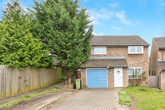 4 Bedroom Detached House For Sale In Holmewood, Furzton, Milton Keynes, Buckinghamshire, MK4