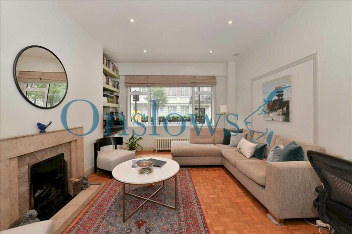 2 Bedroom Flat To Rent In Hallam Street, London, W1W