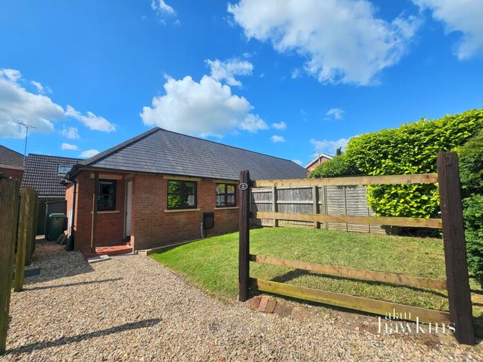 1 Bedroom Semi-Detached Bungalow To Rent In Glenville Close, Royal Wootton Bassett, SN4