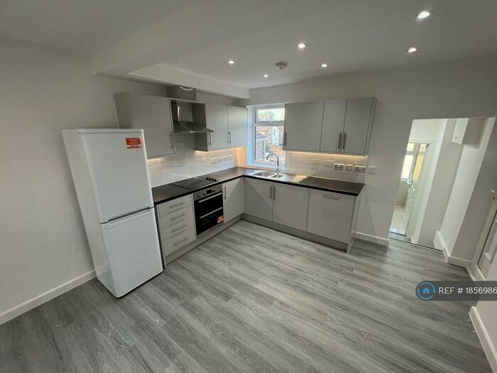 1 Bedroom Flat To Rent In Beckenham Lane, Bromley, BR2