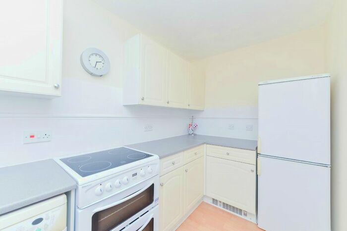 1 Bedroom Flat To Rent In Felixstowe Court, Woolwich Manor Way, London, E16