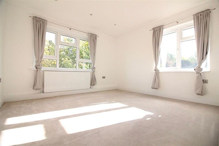 2 Bedroom Flat To Rent In Greystoke Gardens, London, W5