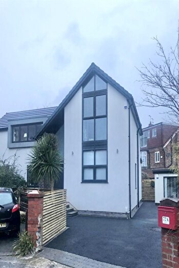 6 Bedroom Detached House To Rent In Austin Drive, Manchester, M20