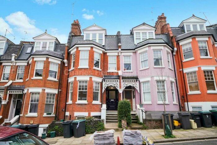 2 Bedroom Apartment To Rent In Milton Road, Highgate, N6