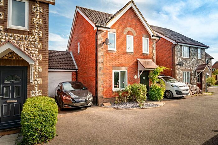 3 Bedroom Detached House For Sale In Roman Way, Kingsnorth, Ashford, TN23