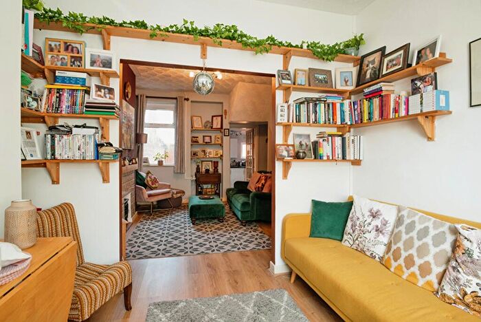 2 Bedroom Terraced House To Rent In Hereford Street, Caerdydd, CF11