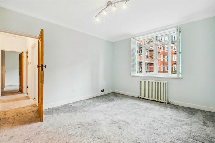 1 Bedroom Property To Rent In Watchfield Court, Sutton Court Road, London, W4