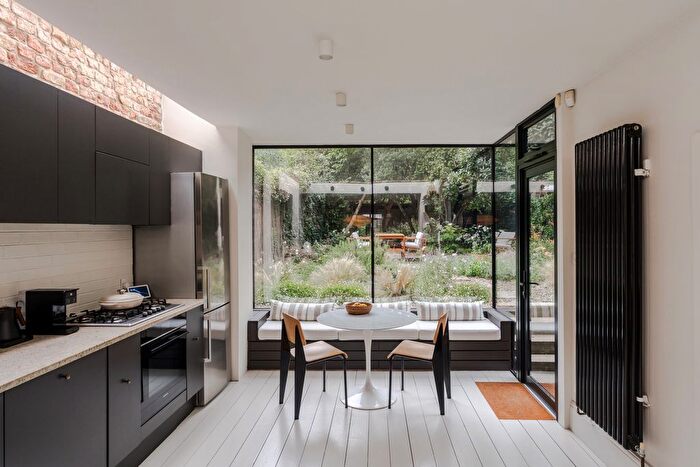 4 Bedroom Semi Detached House For Sale In Geoffrey Road Ii, London, SE4