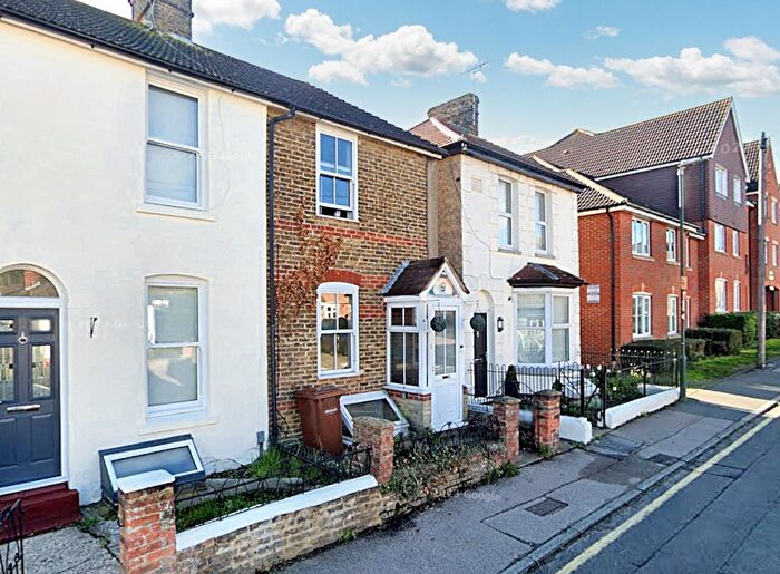 2 Bedroom Terraced House For Sale In Orchard Street, Gillingham, ME8