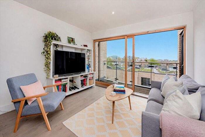 1 Bedroom Flat For Sale In Evelina Court, Hammersmith, W6