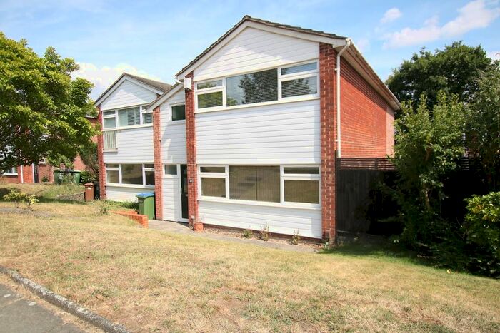 4 Bedroom Semi-Detached House To Rent In Camden Road, Bexley, Kent, DA5