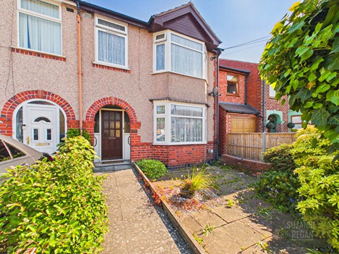 3 Bedroom End Of Terrace House For Sale In Oldfield Road, Chapelfields, Coventry, West Midlands, CV5