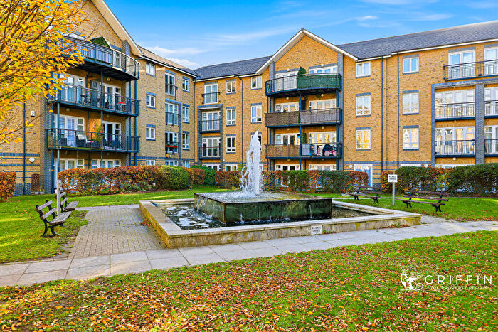 2 Bedroom Flat For Sale In Chafford Hundred, Grays, RM16