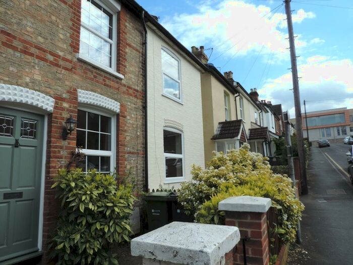 3 Bedroom Terraced House To Rent In Ludlow Rd, Guildford, GU2