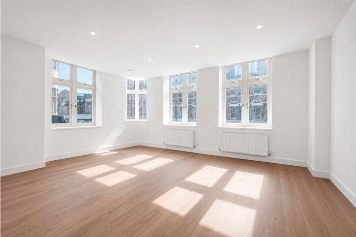 2 Bedroom Flat To Rent In Burleigh Way, Enfield, EN2