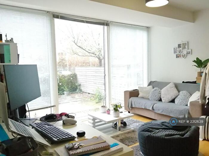 1 Bedroom Flat To Rent In The Avenue, Leeds, LS9